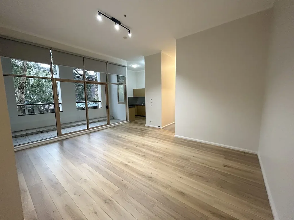 Stylish Two-Bedroom Apartment with Secure Parking