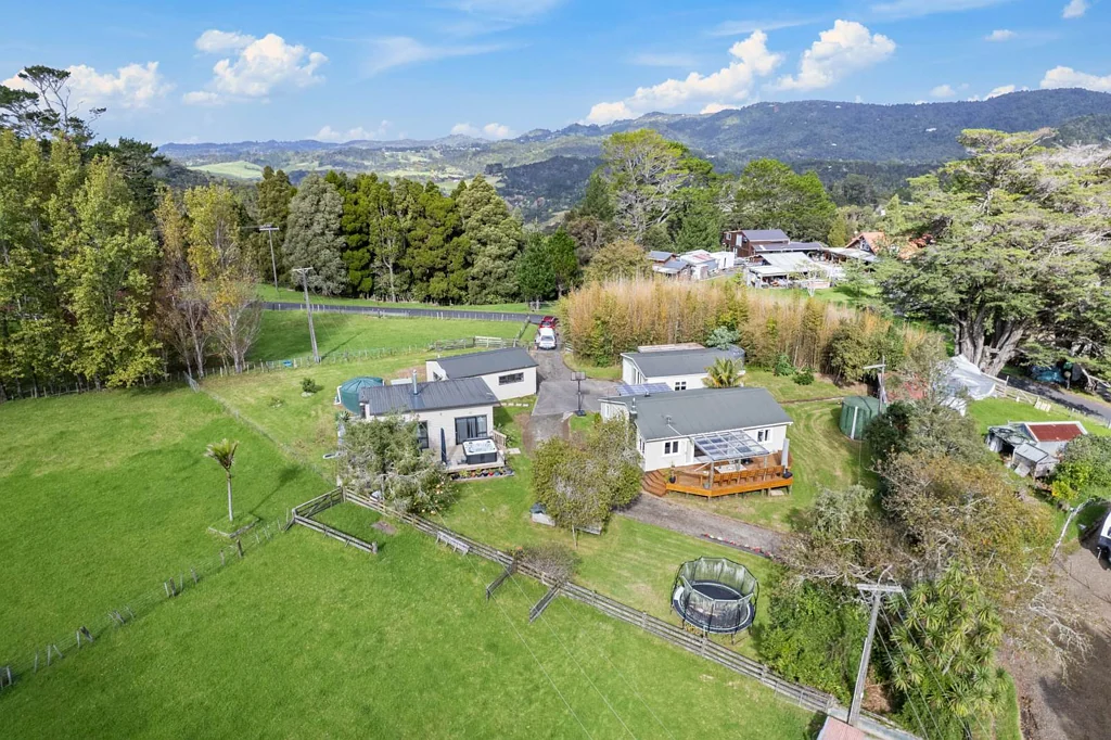 14 Welsh Hills Road, Swanson, Waitakere City, Auckland