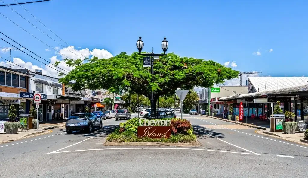 Chevron Island Location!! Two bedroom Unfurnished apartment - GROUND FLOOR