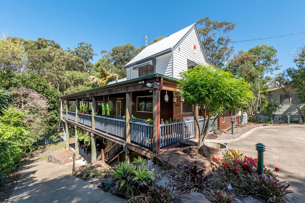 Rosemount 4 Bedroom Character Filled Dual Living Family Home In Idyllic Setting