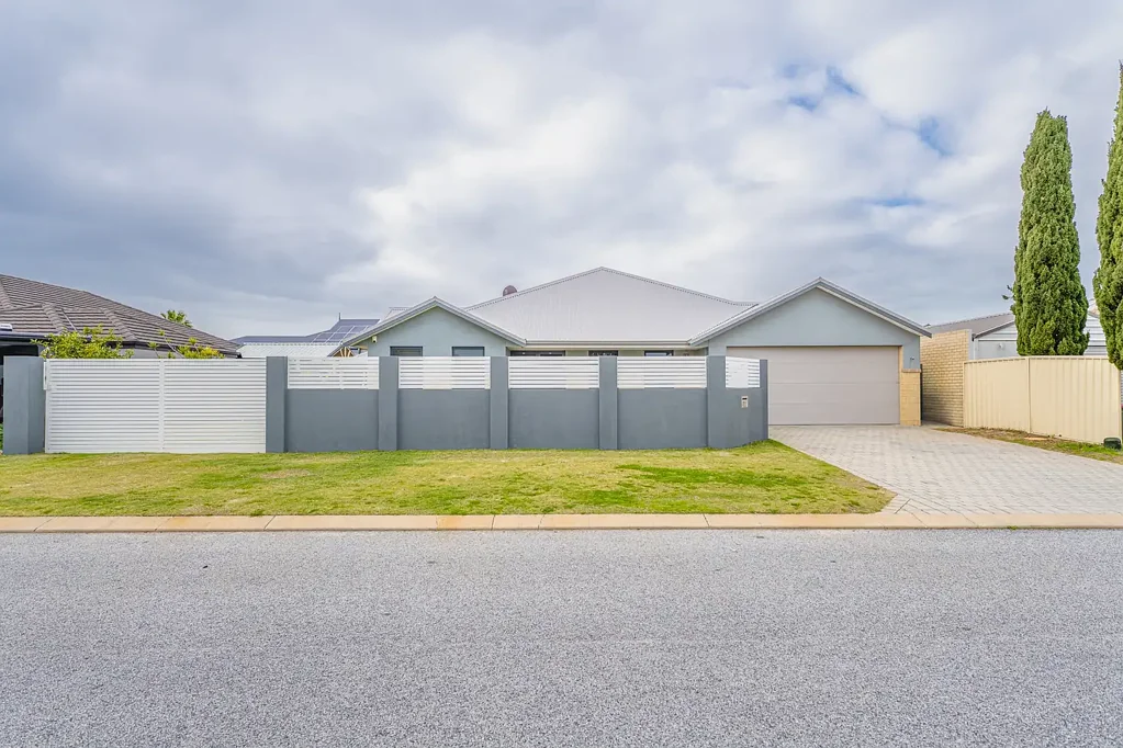 11 Harney Road, Secret Harbour, WA 6173