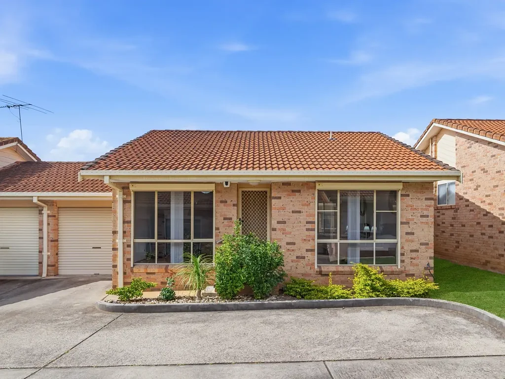 Ingleburn 2 Bedroom Low Maintenance Living in a Convenient Ingleburn Location!