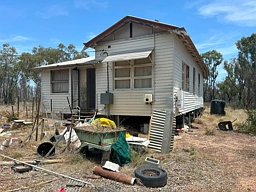 558 South Road, Tara