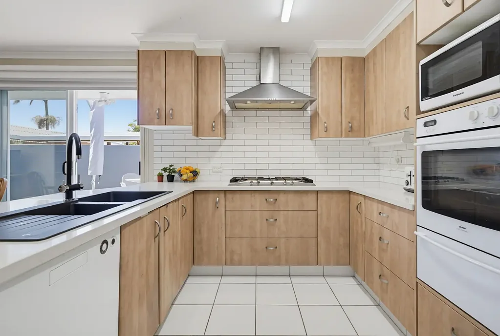 Dicky Beach 4Habitaciones Prime Location, Dream Lifestyle, Endless Potential - Owner Retiring to Smaller Home