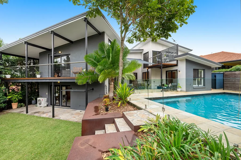 Murarrie 4部屋 Style, soul, substance - Architectural stunner with a salt-water pool in Park Hill Estate