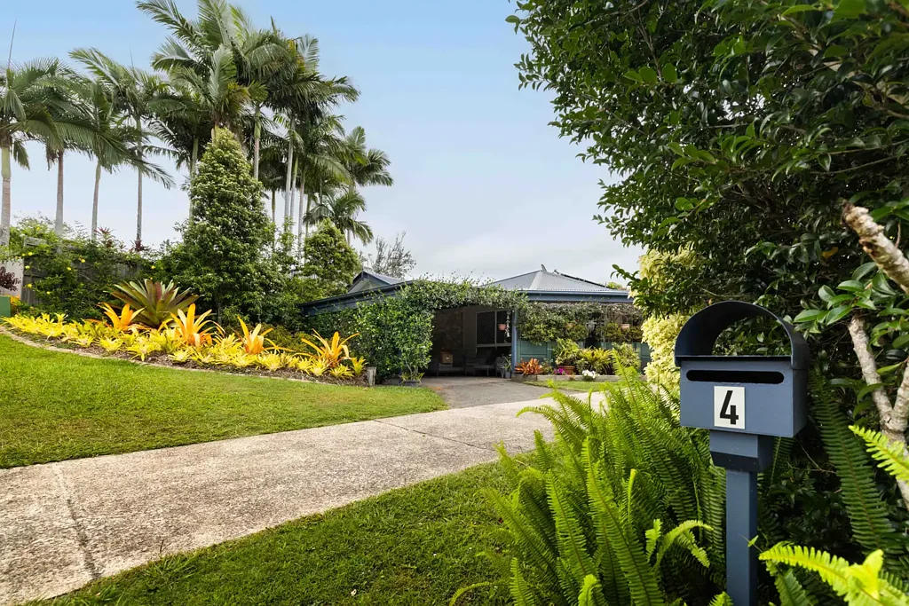4 Reynolds Close, Woombye, QLD 4559