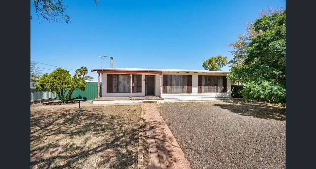 This low maintenance 3x1 property in Dart Street Boulder has everything you need.