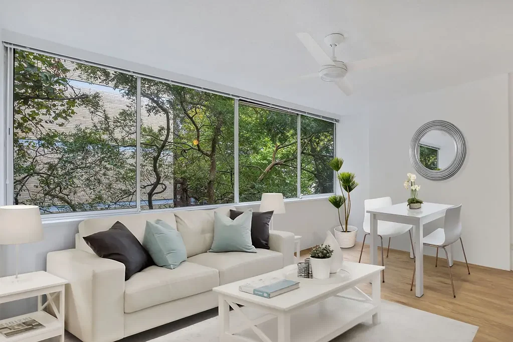 Bright One Bedroom Apartment with leafy outlook
