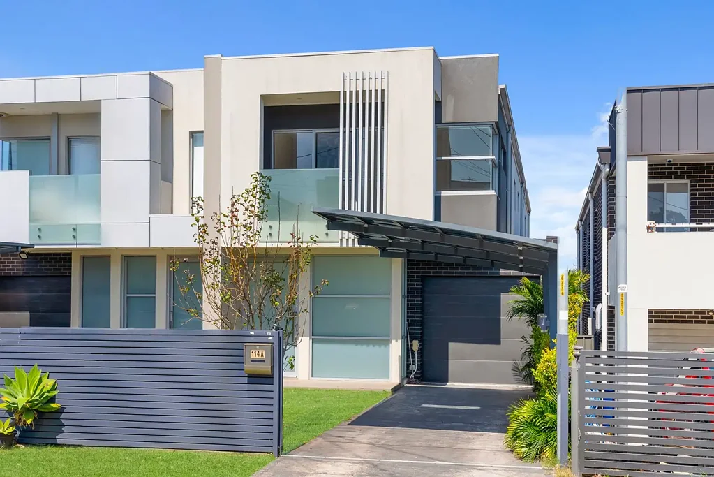Canley Heights 5कमरा Spacious, Modern & Freshly Updated Family Living