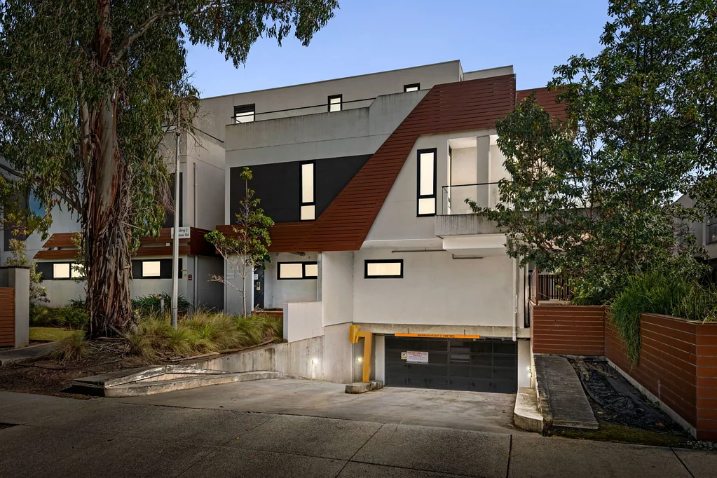 Clayton 2Moenga Contemporary Ground-Floor Living Near Monash University
