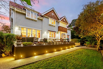Kelburn 4房  ABSOLUTELY STUNNING HOME & GARDEN