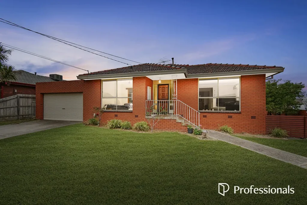 6 Caramar Drive, Oakleigh South, VIC 3167