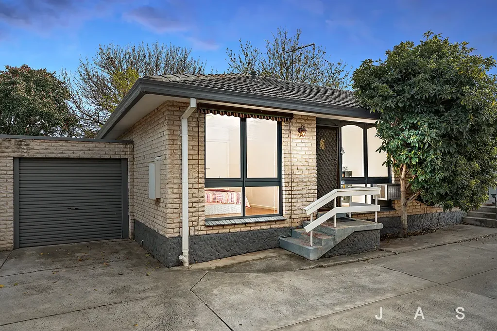 Private Villa Retreat in Prime West Footscray Pocket