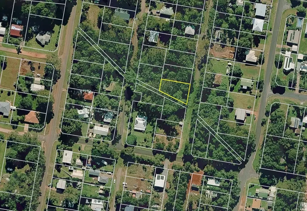 Macleay Island 665m² Block – Walk to Village Centre