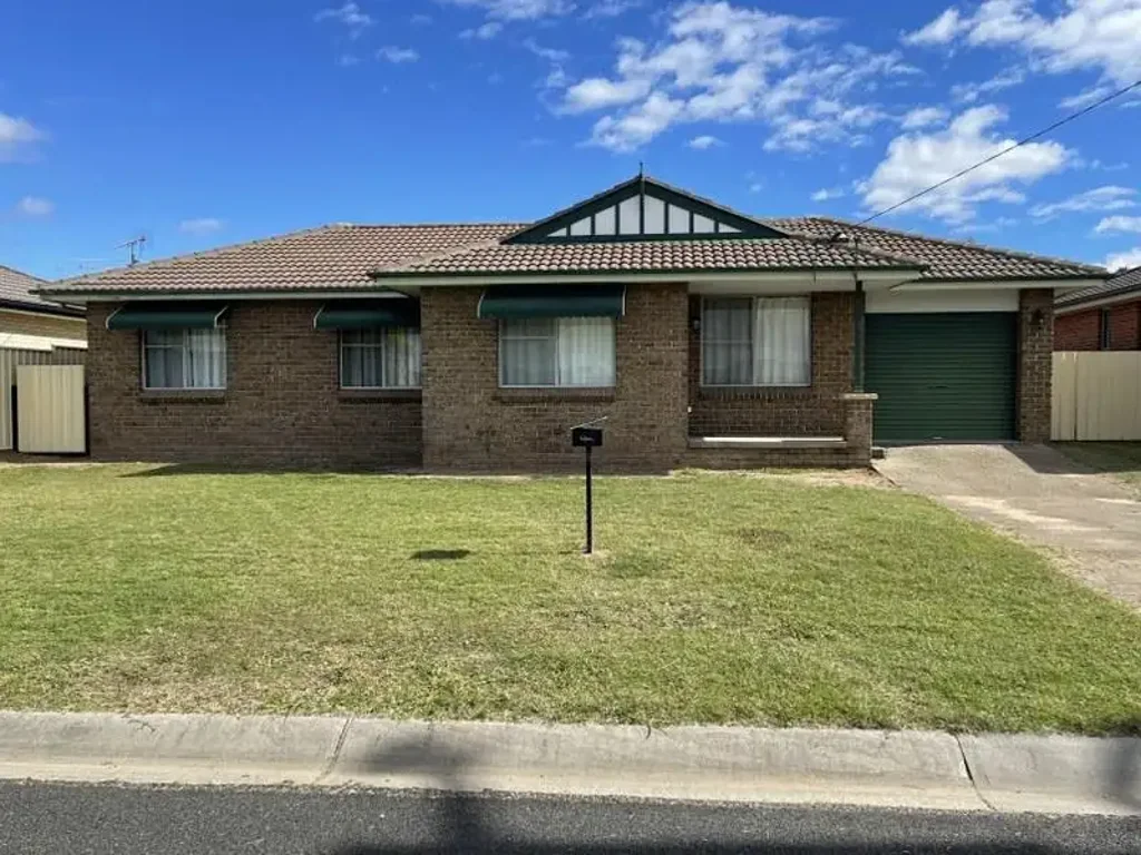 3 bedroom home located in Kootingal