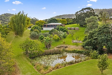 ਹੋਰ - 22 Highfield Drive, Chatsworth, QLD 4570
