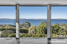 4 Baringa Road, Taroona