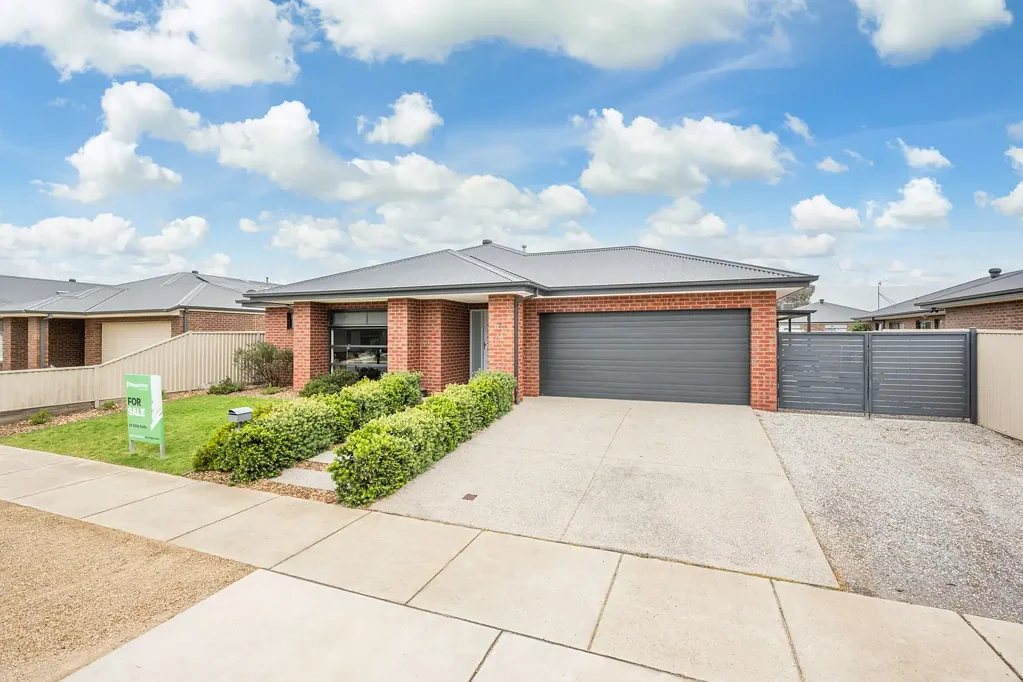 Shepparton 4બેડરૂમ Spacious Family Home in North Shepparton!