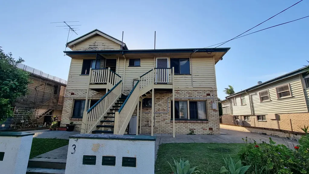 Spacious Flat in The Heart of East Brisbane - Close to Everything!