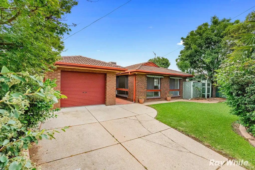 21 Main Street, Lake Albert, NSW 2650