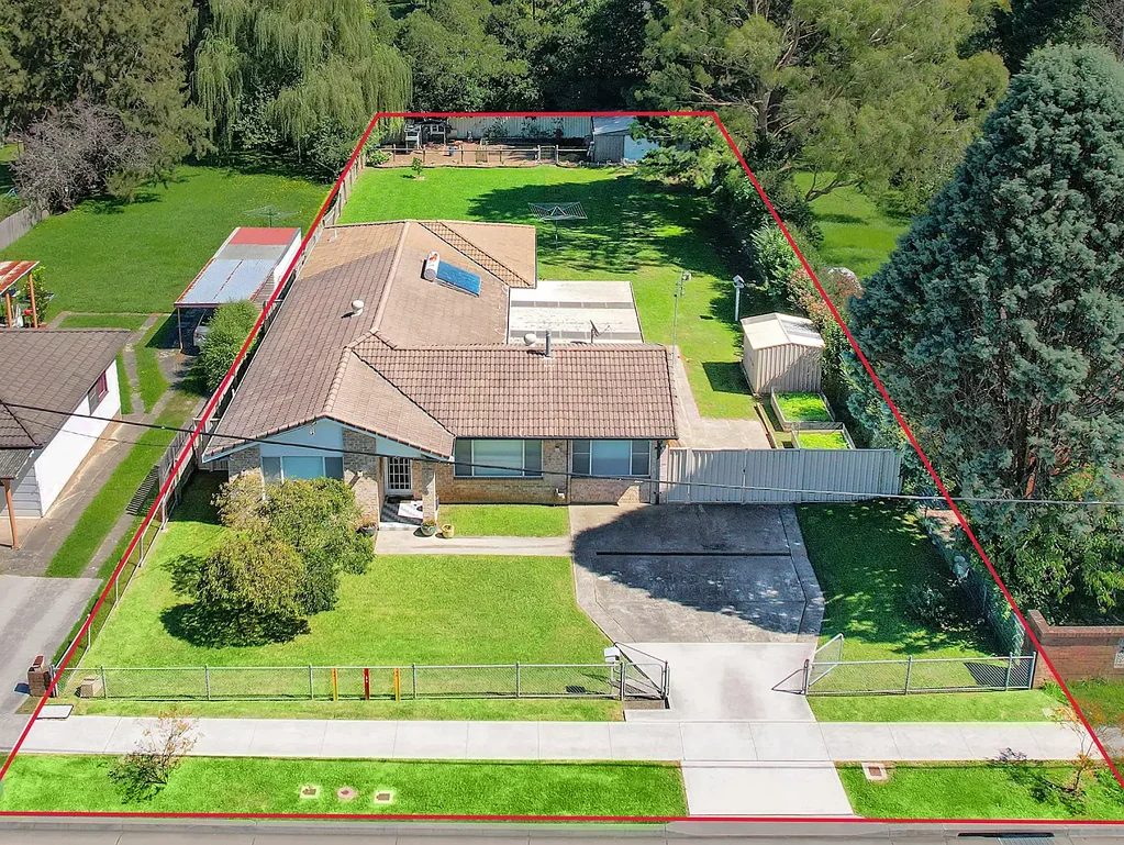 Moss Vale 5chambre More Than Meets The Eye + Subdivision Potential (STCA)