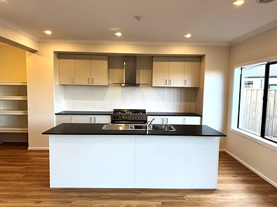 5 Laker Boulevard, Clyde North, VIC 3978, 4 Bedrooms, 2 Bathrooms, House