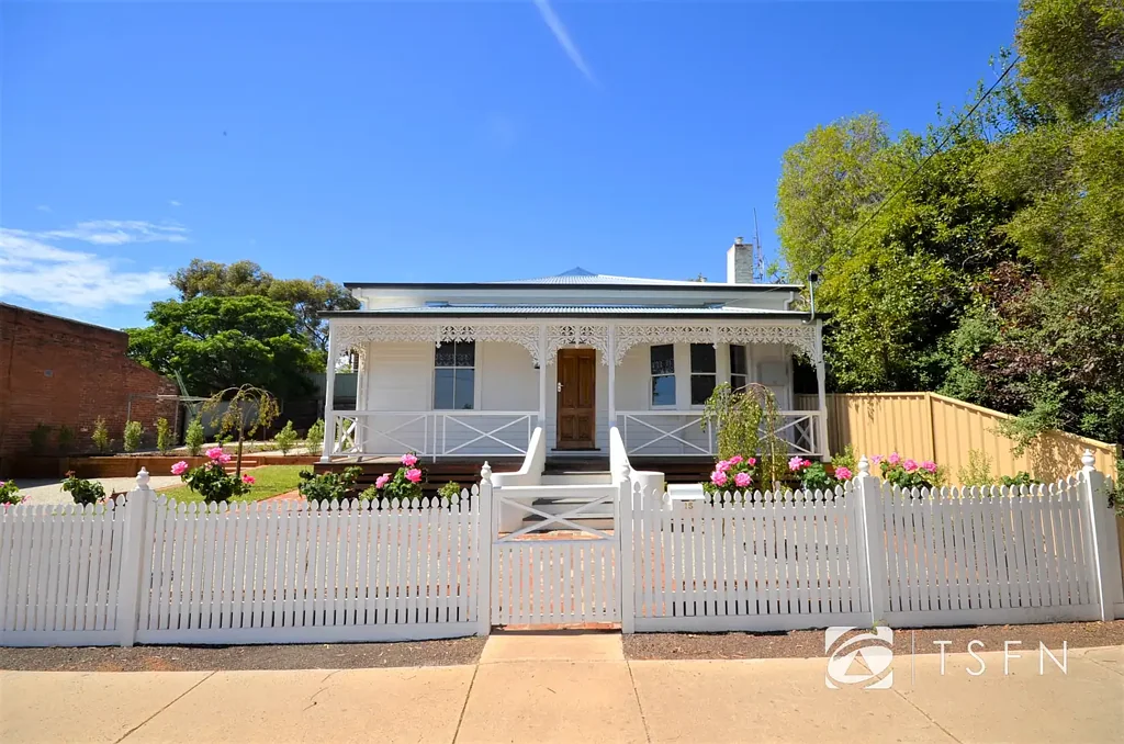 Stunning Home In Quarry Hill!