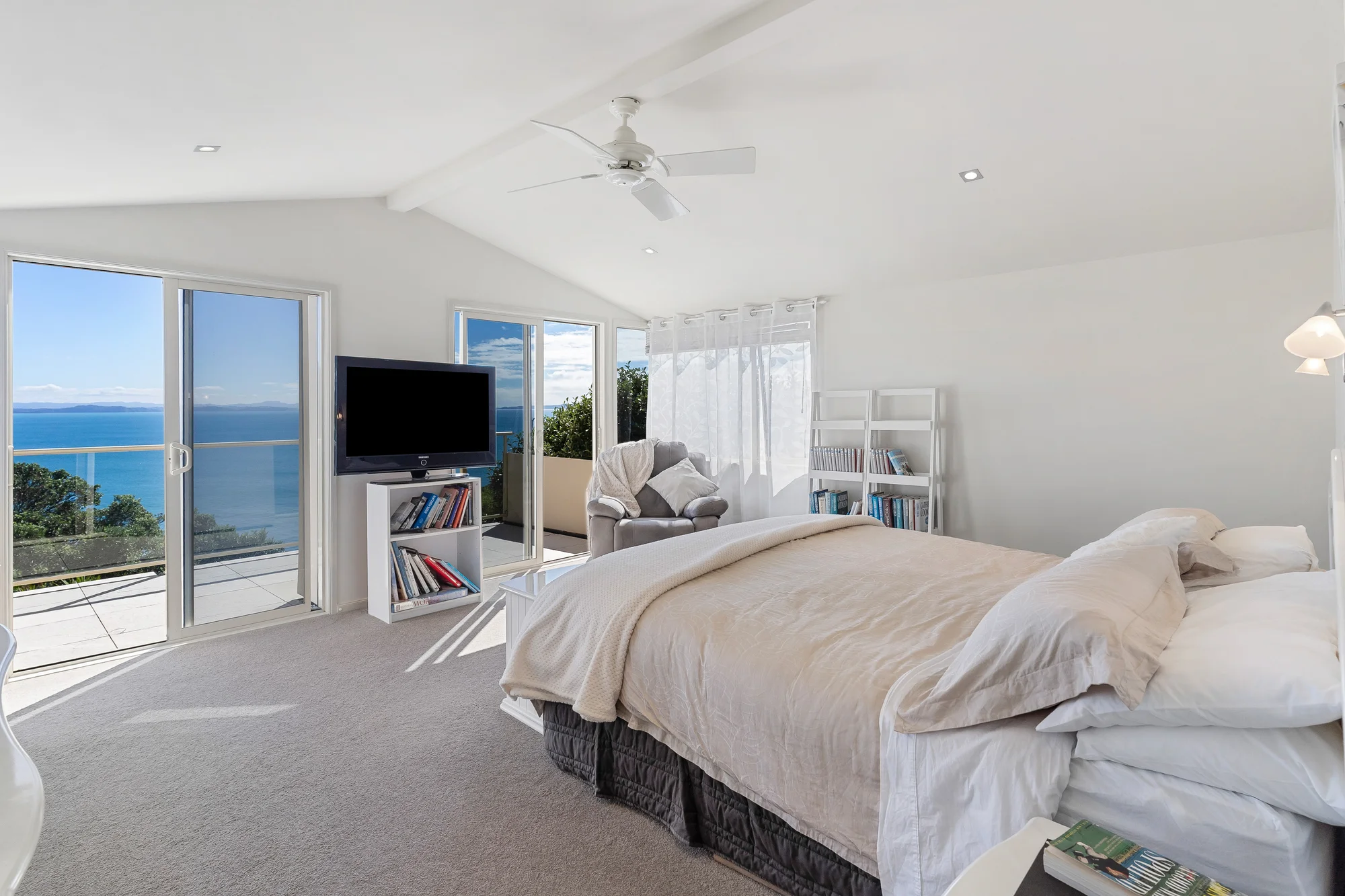 Army Bay 5غرفة نوم $888,000 Reserve | Breathtaking Sea Views