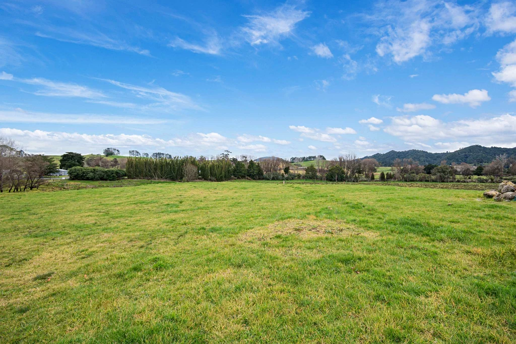 Otaika  Jump in Quick-Only 2 2.1ha Blocks (approx 5 acres)