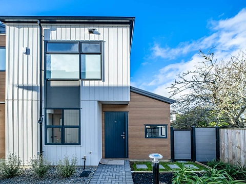 11/85 Cascades Road, Pakuranga Heights, Manukau City, Auckland