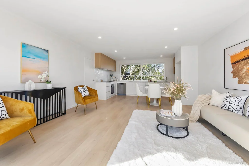 Blockhouse Bay 4部屋 Fully renovated HOME AND INCOME on a Full Site