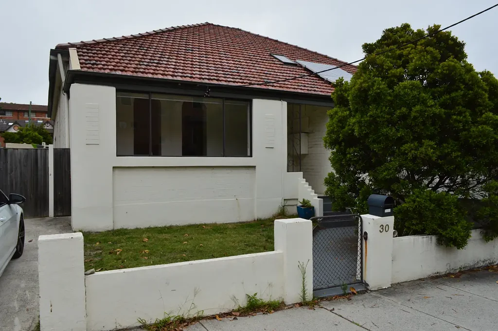 2 BEDROOM HOUSE WITH SELF CONTAINED STUDIO