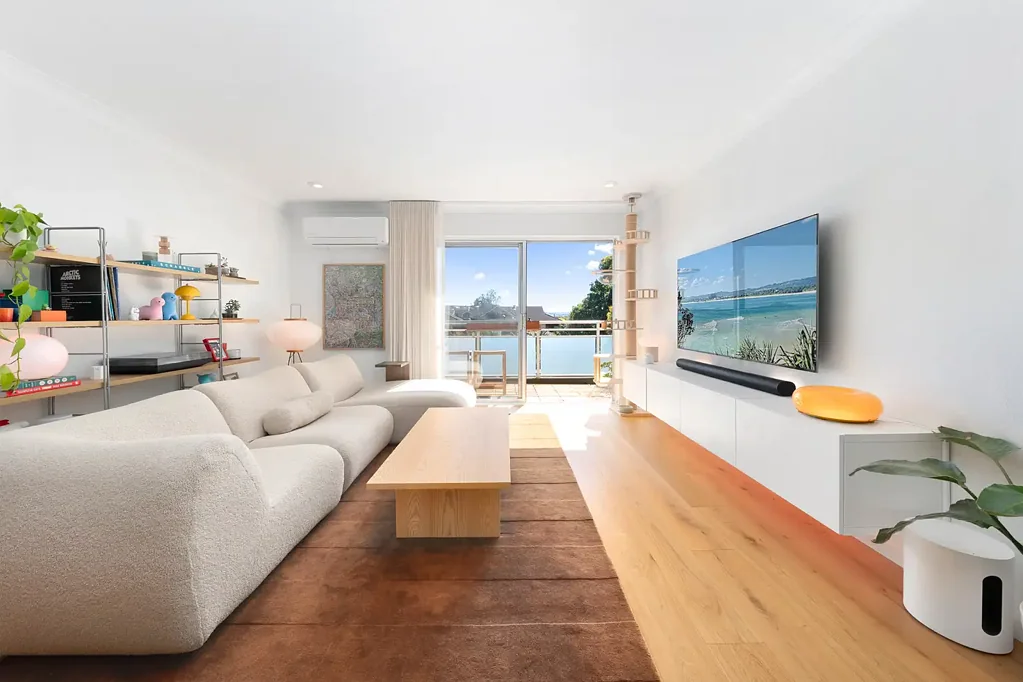 Chatswood 2कमरा North-Facing Top Floor Retreat with Space, Style & Convenience