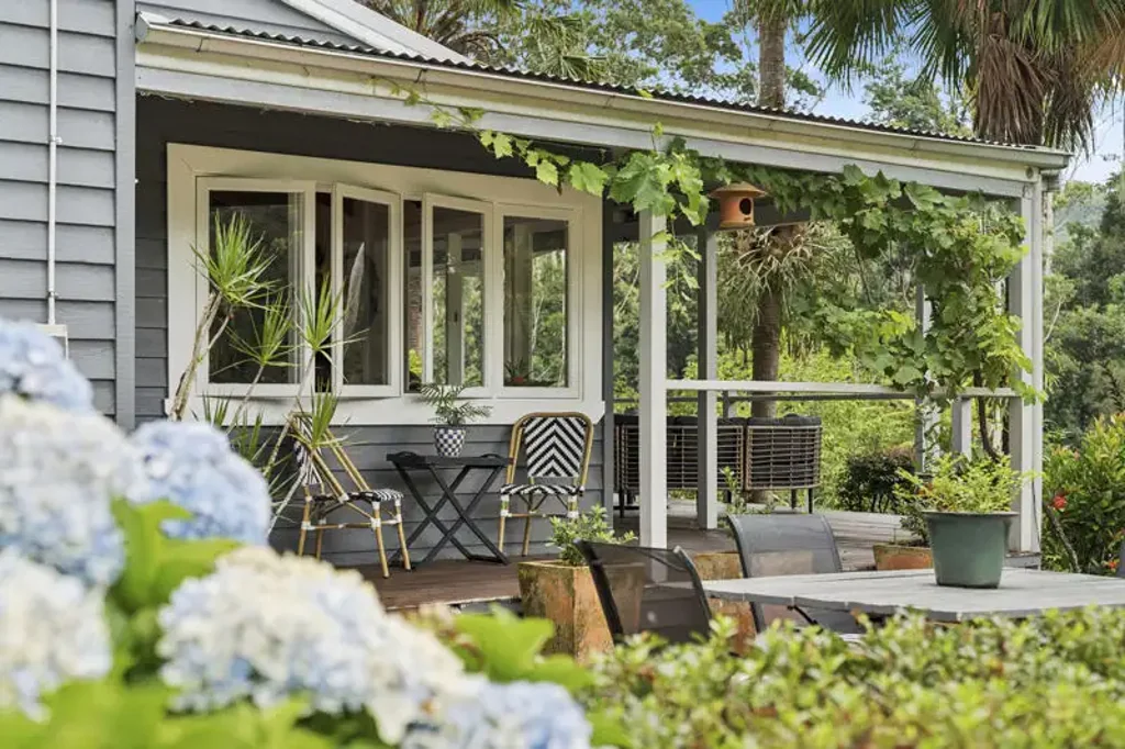 Bellingen 3房  Riverfront Lifestyle with Farming Potential, Tennis Court & Private Swimming Hole