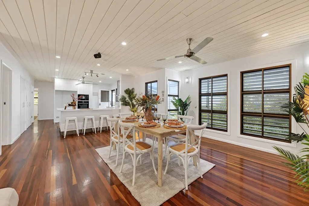Wulguru 4ਬੈੱਡਰੂਮ Ocean Views, Two Separate residences, Solar, Multiple Entertaining Areas