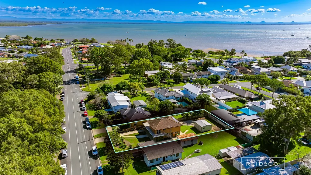 Scarborough 6房 海滨瑰宝 759平方米地块 可容纳3车车棚 步行至海滨&学校 2分钟至Scarborough Village 35分钟至机场 Sunnyside Up!
