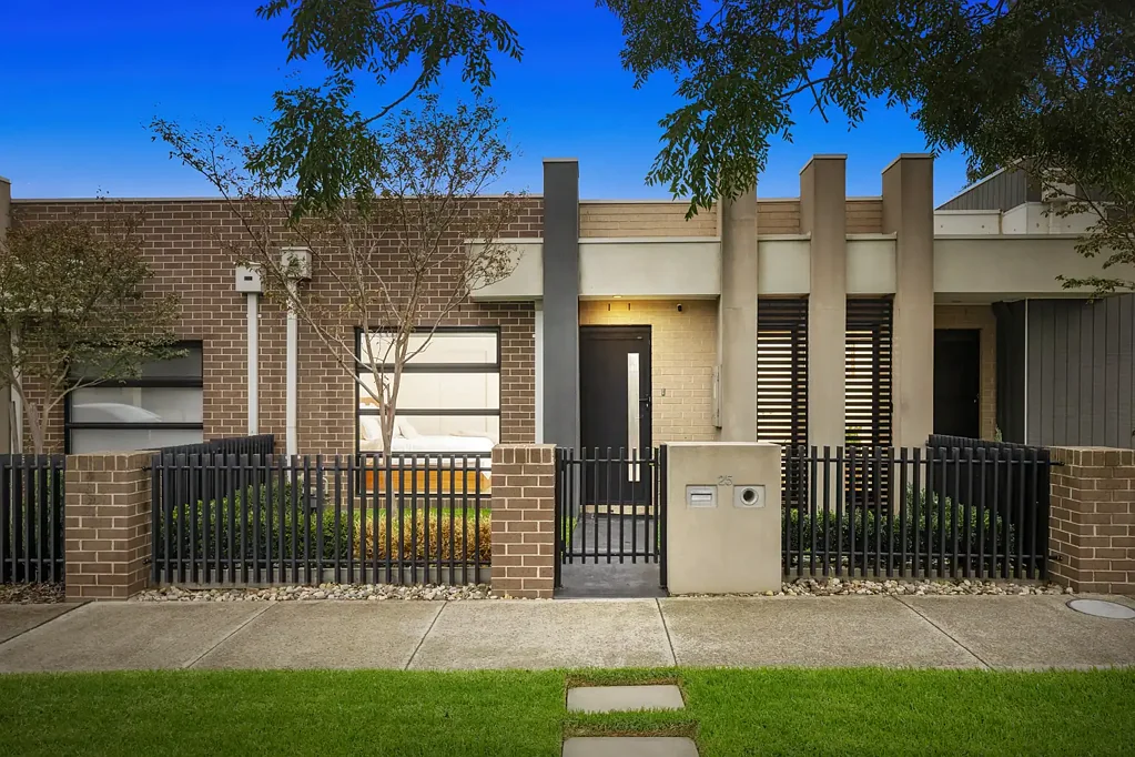 25 Pontoon Street, Lalor, VIC 3075