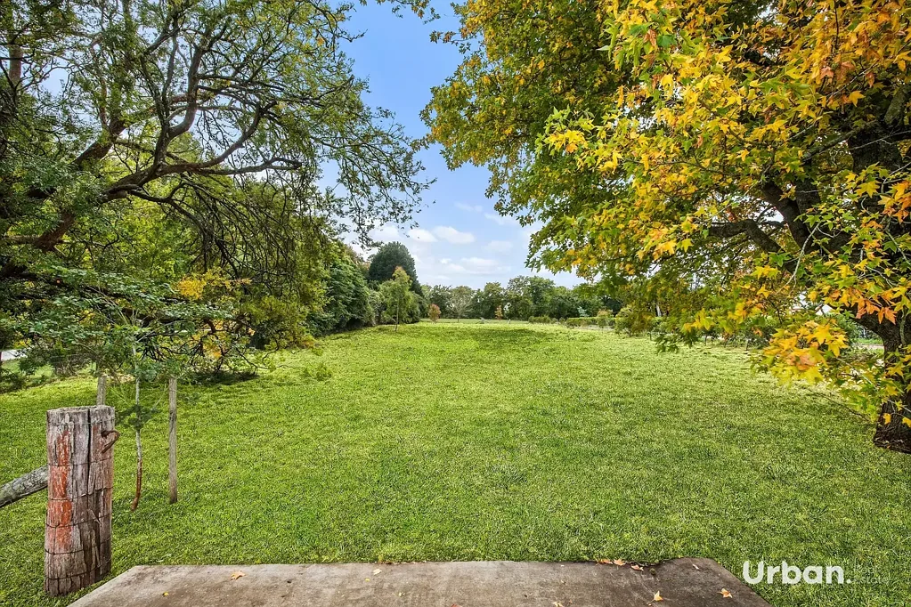Exeter  Expansive Land Offering in a Peaceful Exeter Setting