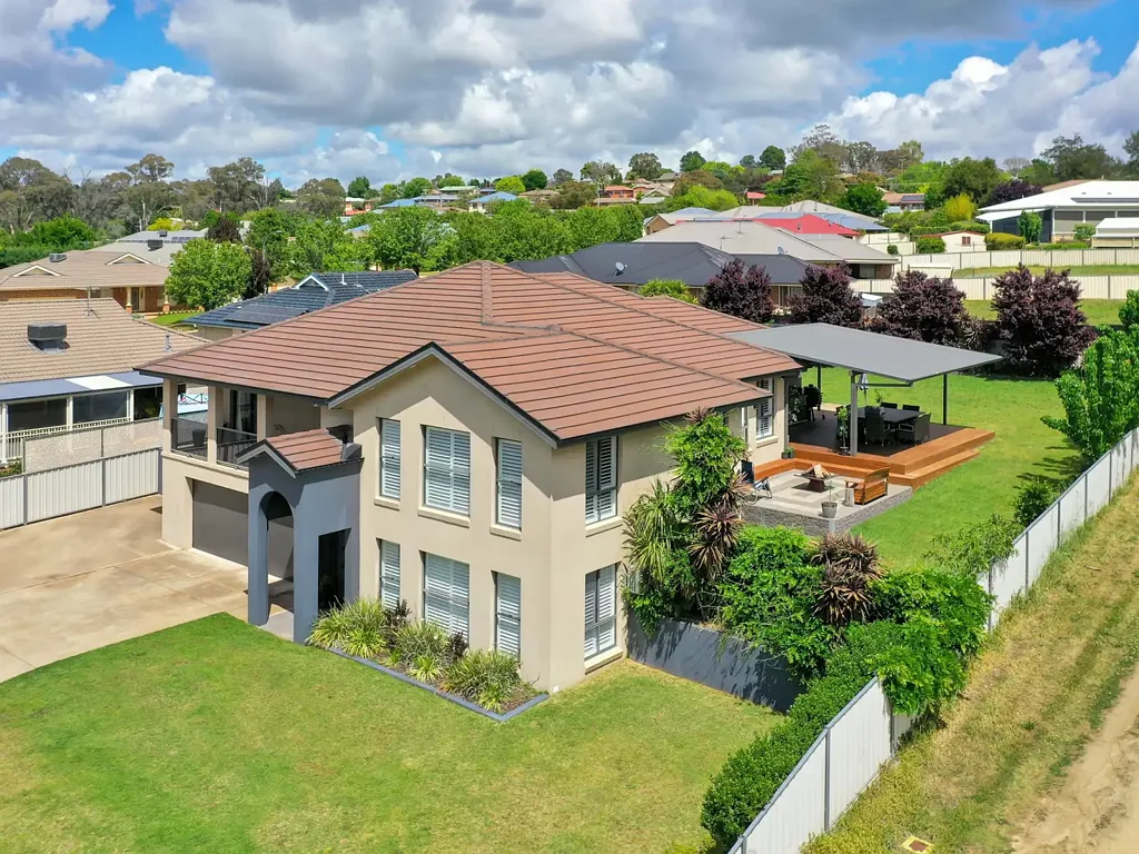 83 Binalong Street, Young, NSW 2594