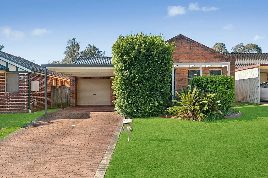 5 Cavers Street, Currans Hill, NSW 2567