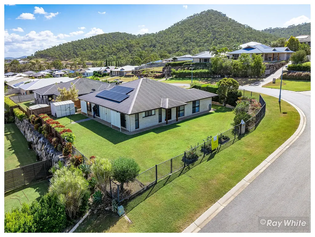 Norman Gardens 4房  Excellent low set brick home in sought after area