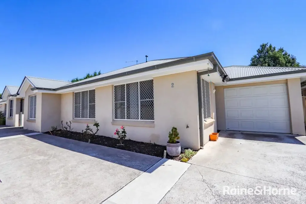 3 Bedroom Furnished Unit Close to Town- Available 6/12/25