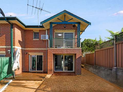 Hurstville 3 Bedroom Fantastic full brick Townhouse a walk to everyday conveniences