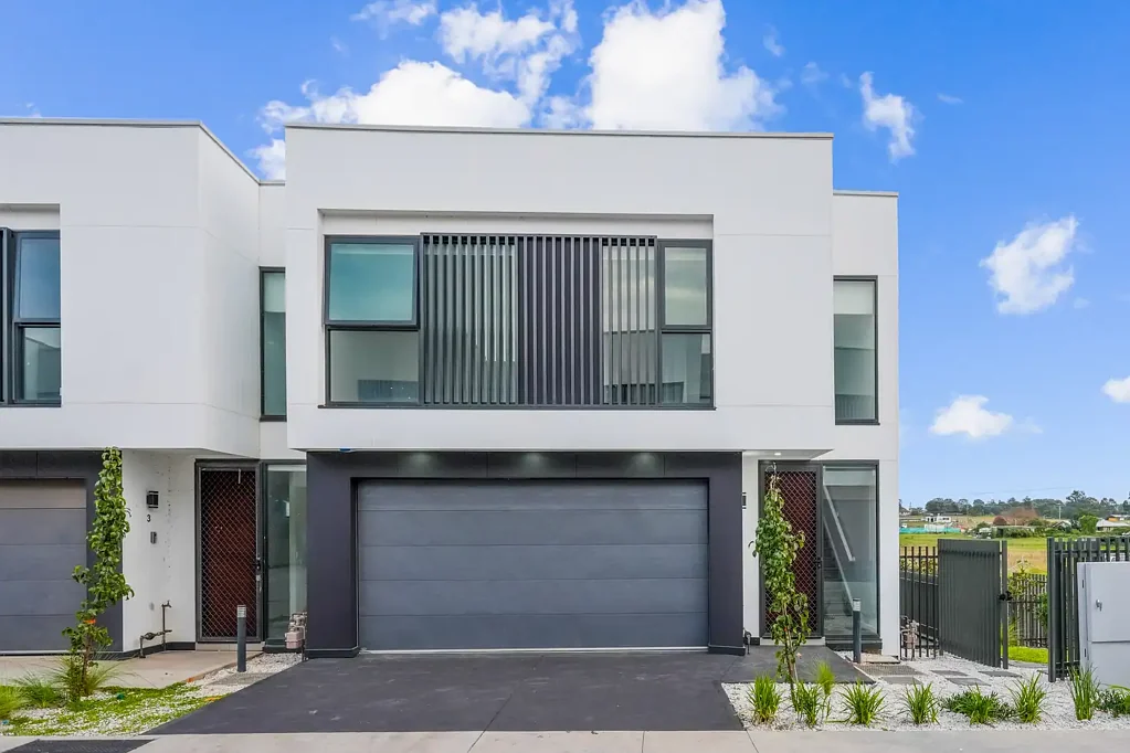 Box Hill 5 Bedroom READY TO MOVE IN & READY TO INSPECT NOW ( 4&5 BED + RUMPUS )