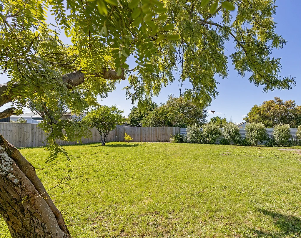 Featherston Supreme Section