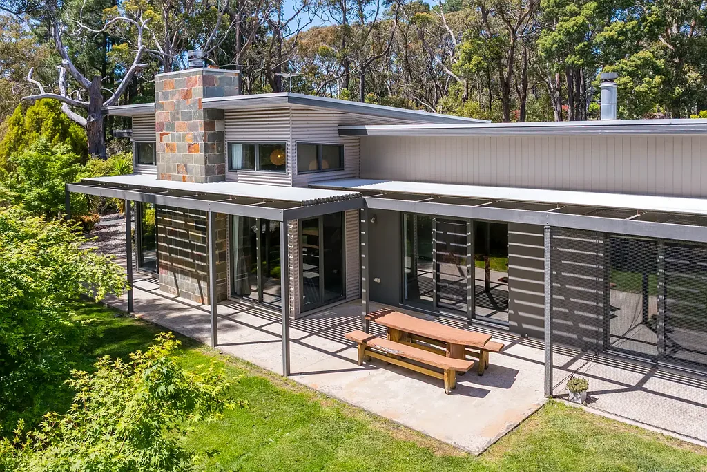 17 Canterbury Road, Macedon, VIC 3440