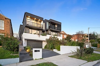 15 Lasseter Avenue, Chifley, NSW 2036