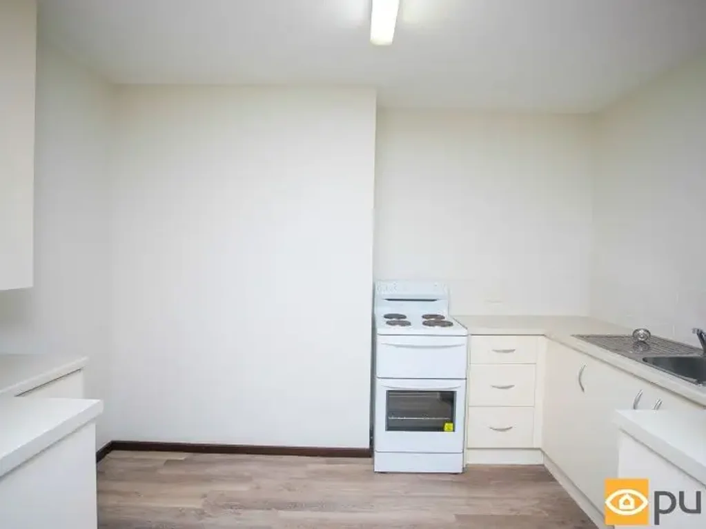 2 x 1 UNIT IN A QUIET COMO LOCATION