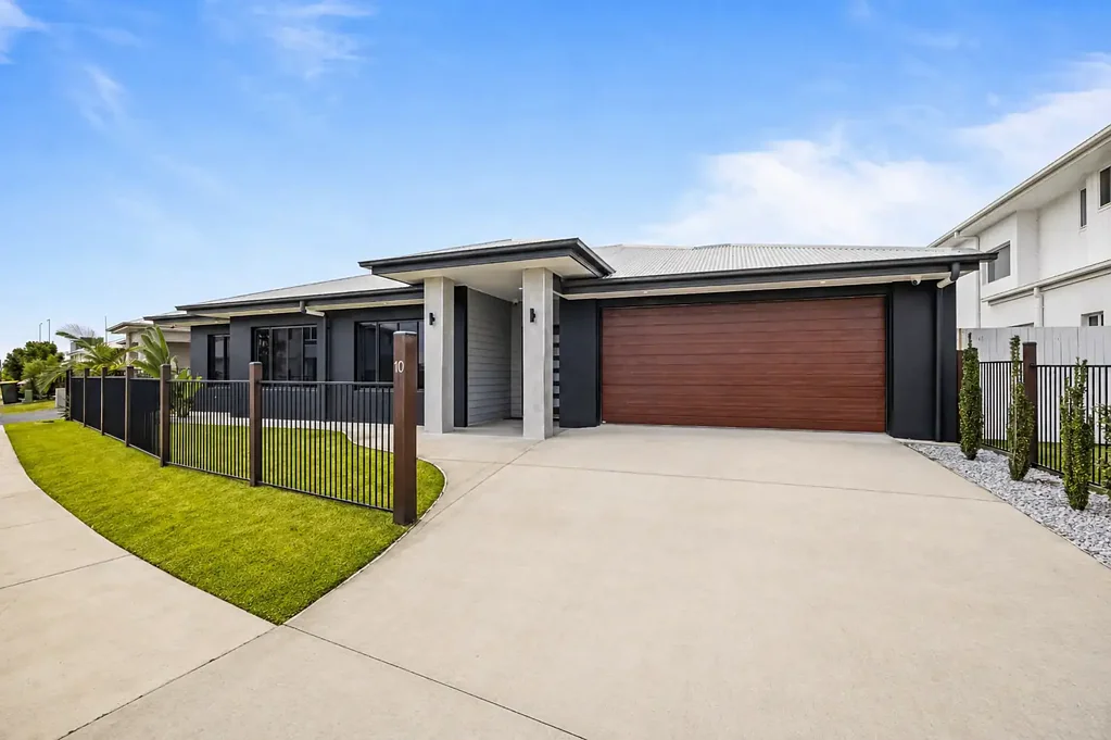 Banya 4 Bedroom Sleek Architectural Luxury with Resort-Style Living