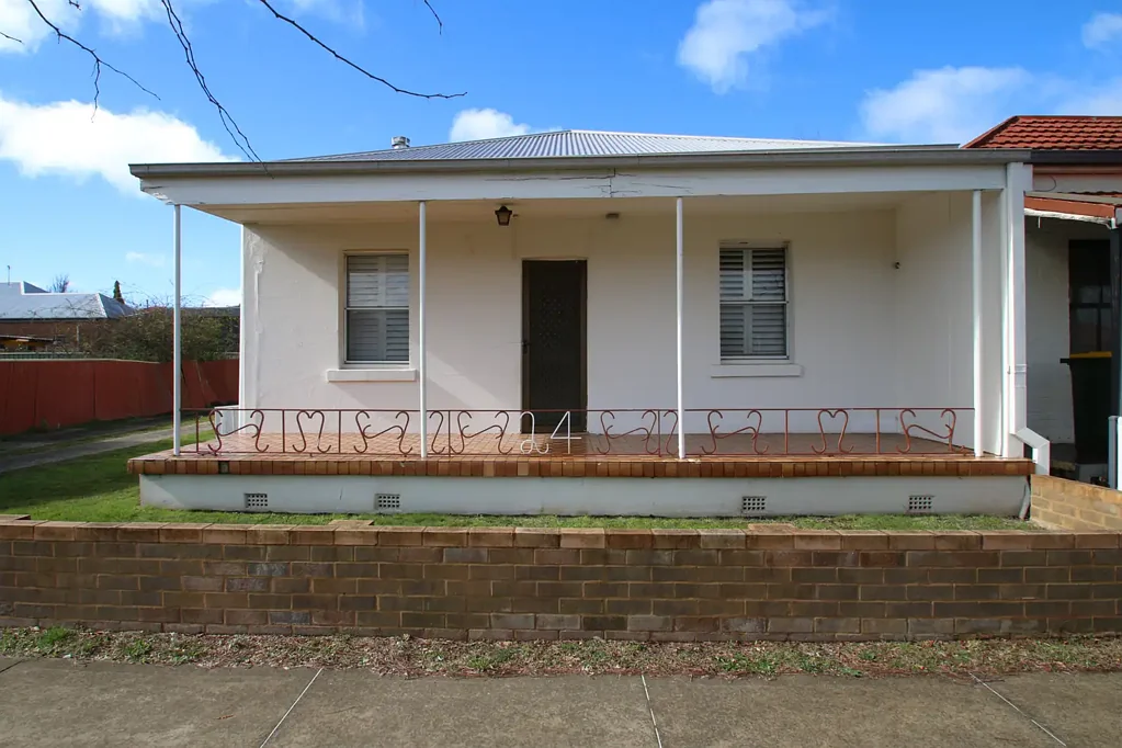 Charming 2-Bedroom Home in East Orange